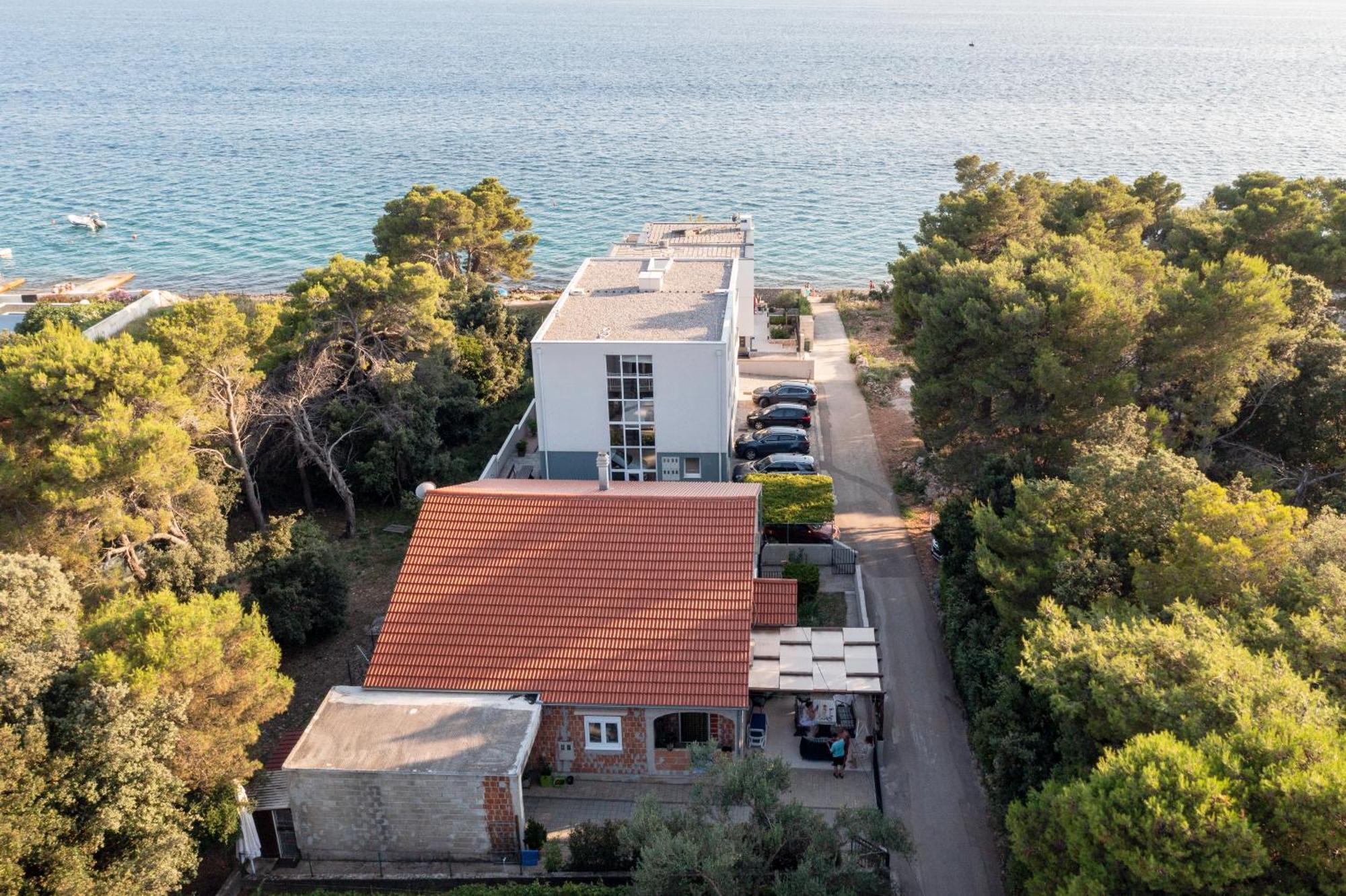 Apartment Anamaria With Seaview Petrcane Eksteriør bilde