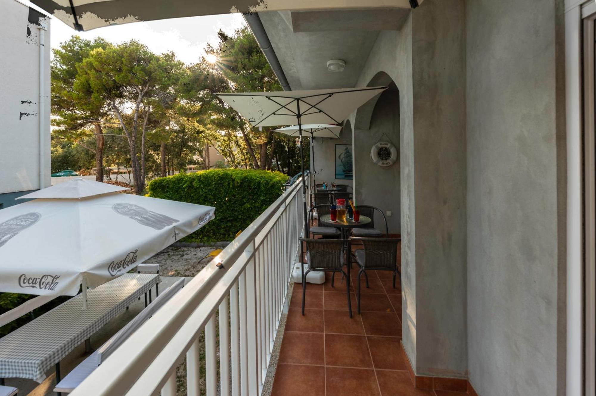 Apartment Anamaria With Seaview Petrcane Eksteriør bilde
